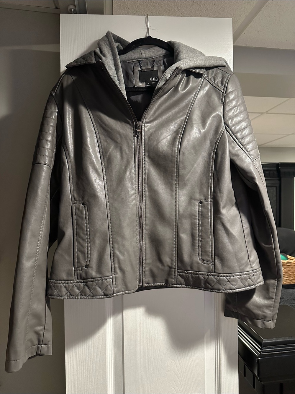 Women’s leather jacket